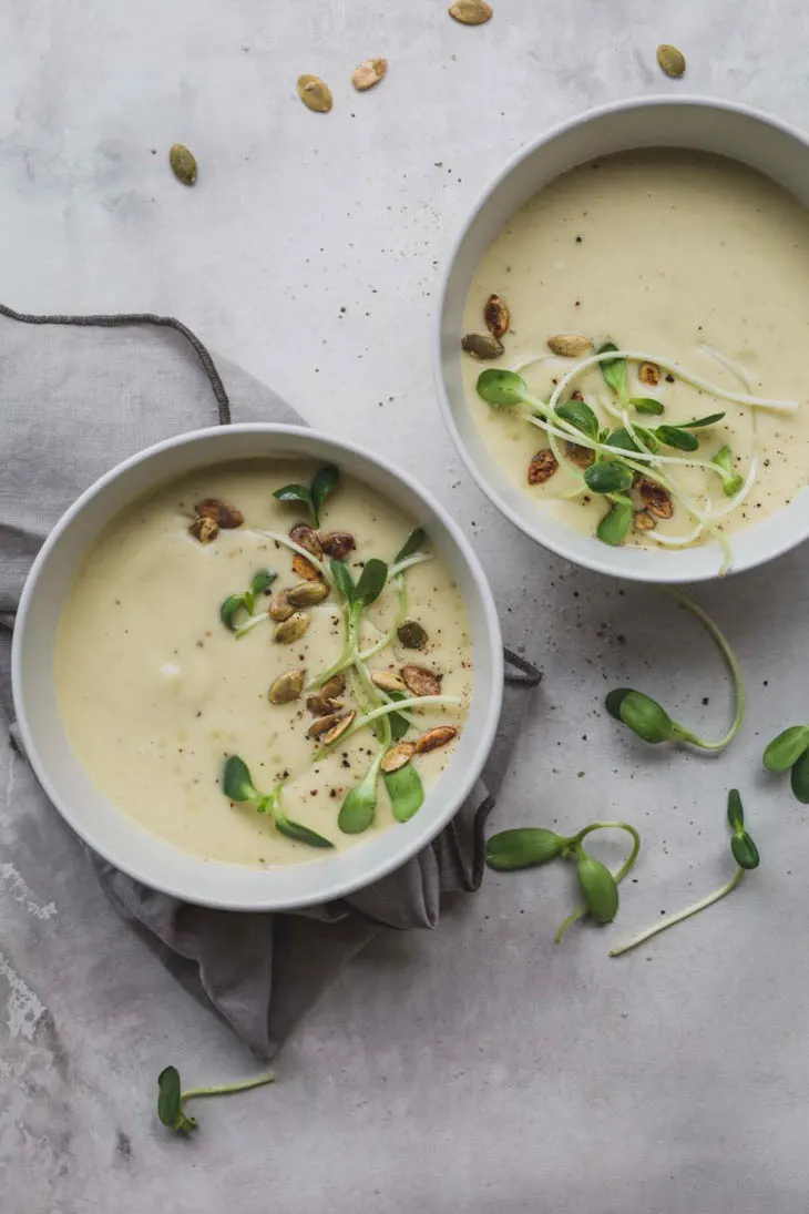 3-ingredient vegan zucchini soup (GF)