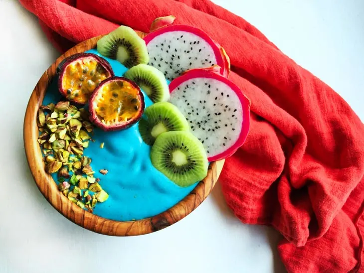 Blue Mermaid Smoothie Bowl with E3Live Blue Majik