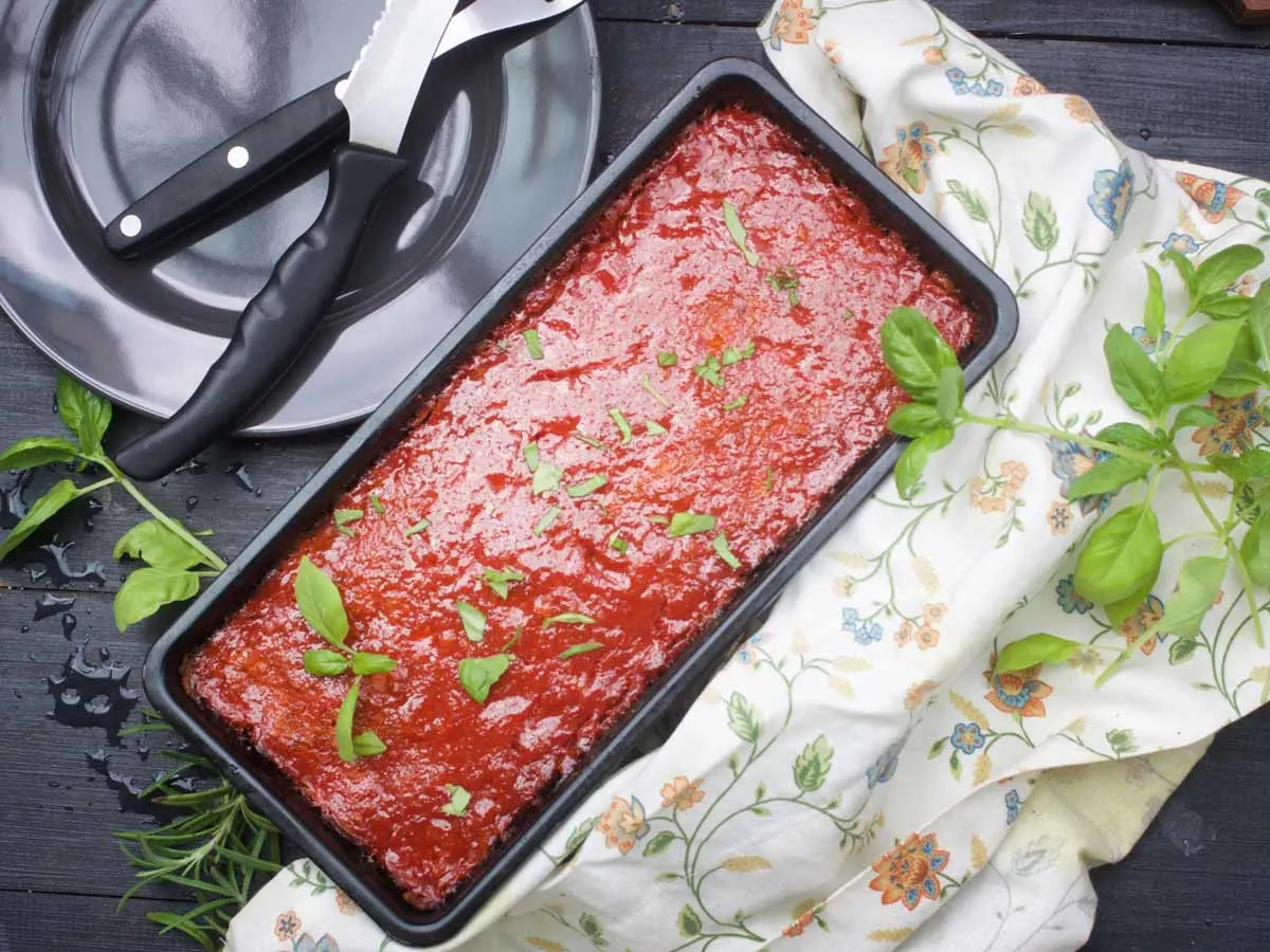 vegan meatloaf with tomato glaze drob de post