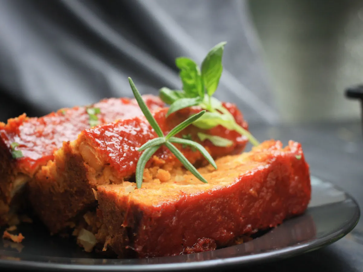 how to make a vegan meatloaf with tomato glaze