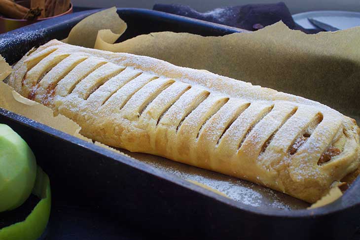 Vegan Apple Strudel german dessert