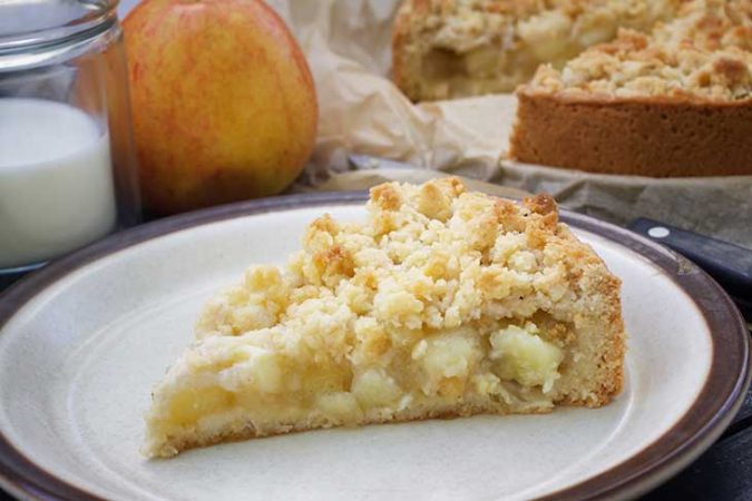 Apple Streusel Cake - Gourmandelle