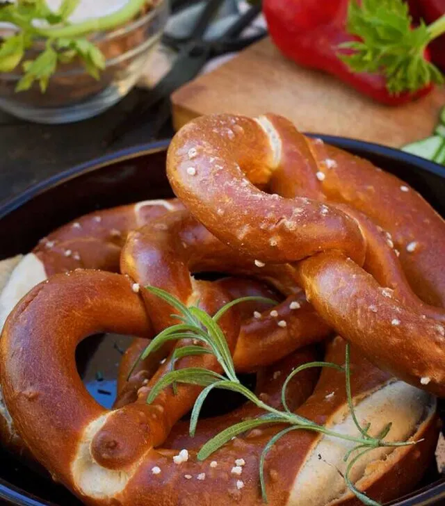 cropped-soft-baked-vegan-pretzel.jpg