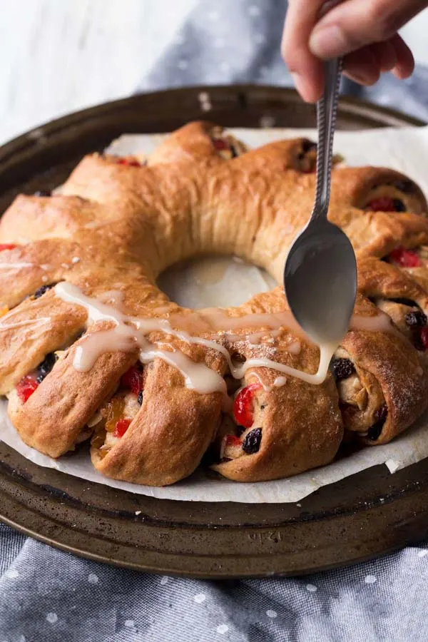 Festive Vegan Tea Ring