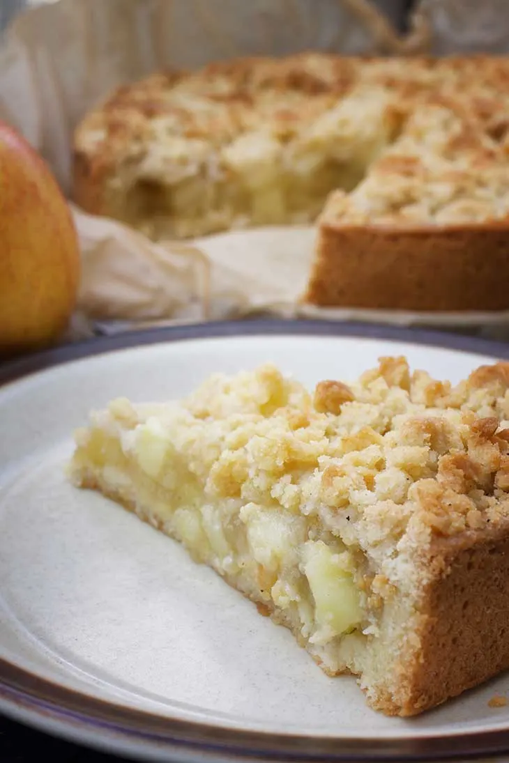 german apple streusel cake slice