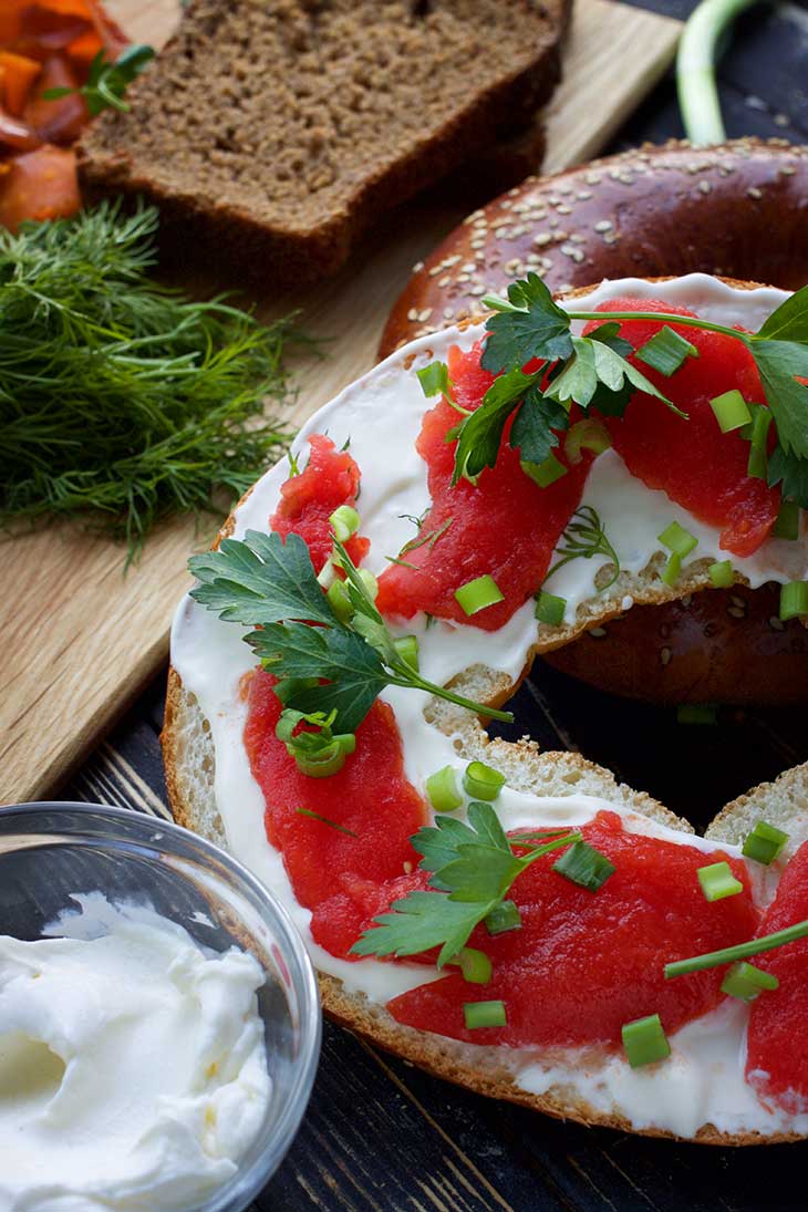 how to make vegan salmon from tomatoes bagel
