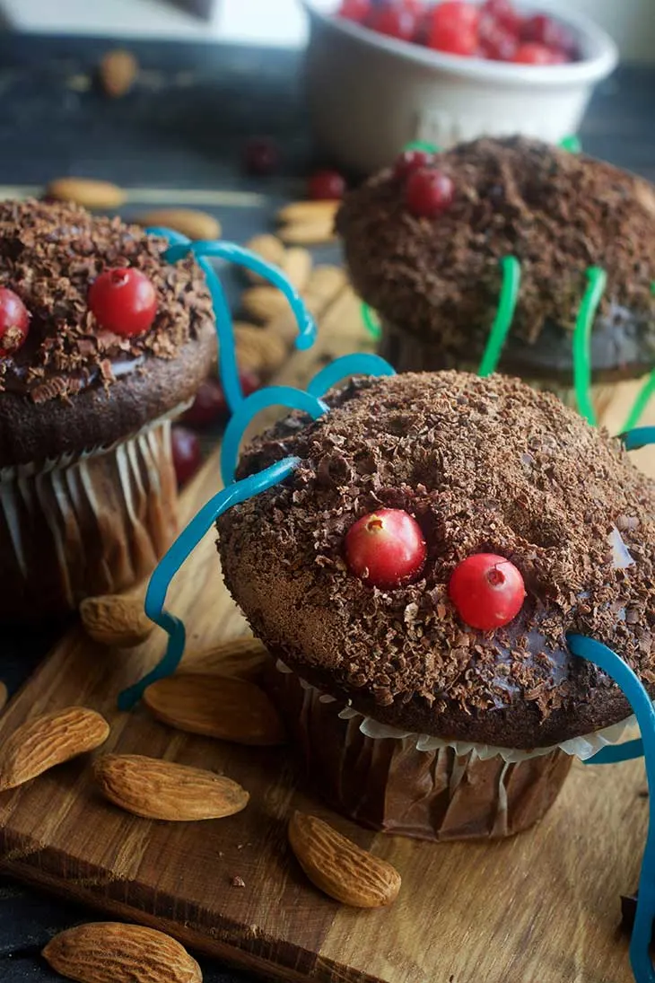 kid friendly vegan spider cupcakes paianjen