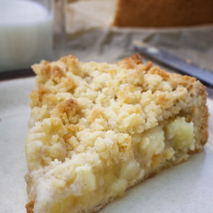 vegan apple streusel cake slice