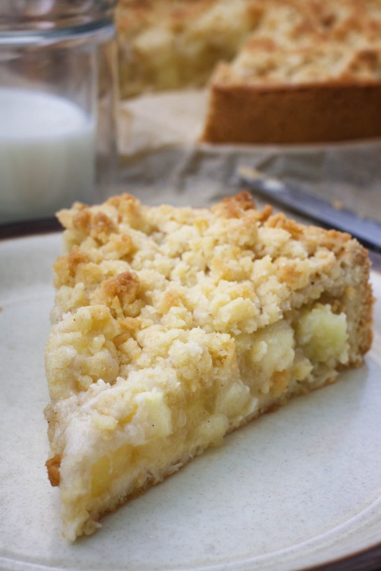 vegan apple streusel cake slice