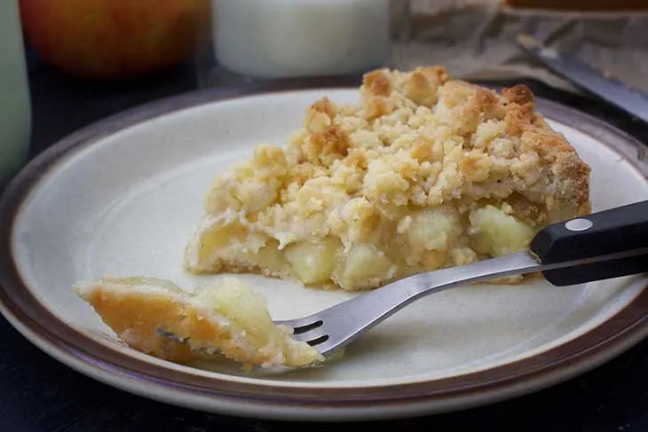 vegan apple streusel cake