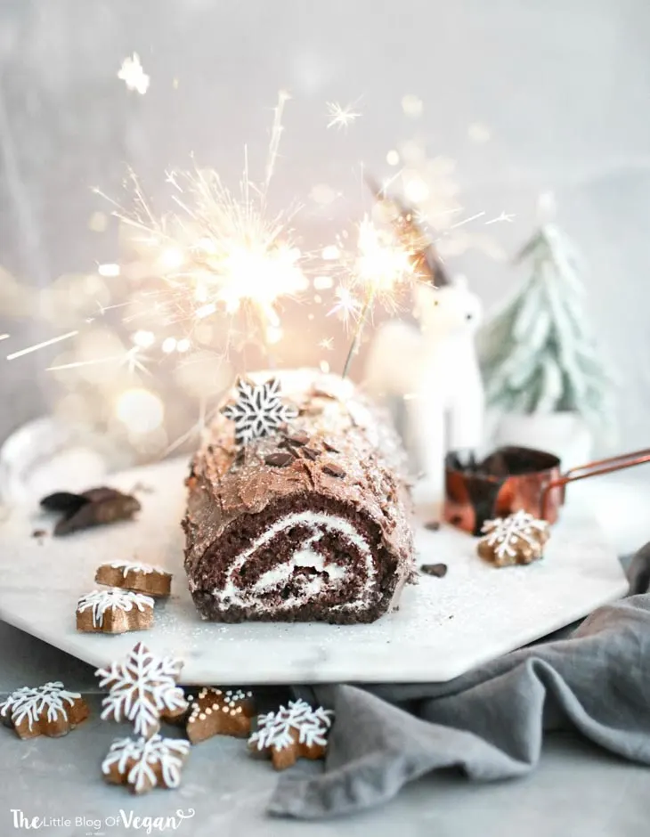 Christmas Special Eggless Yule Log Cake - Vidhya's Vegetarian Kitchen