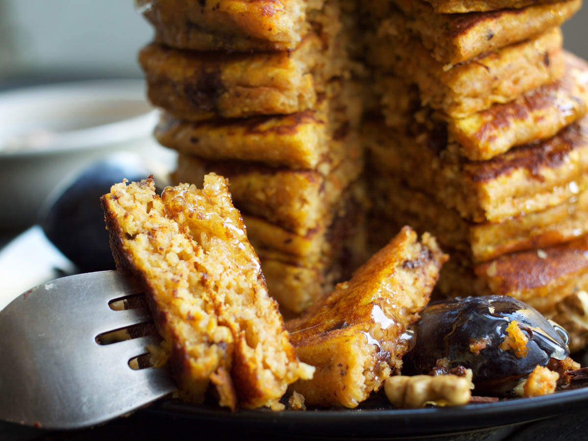 Fluffy Vegan Sweet Potato Pancakes 