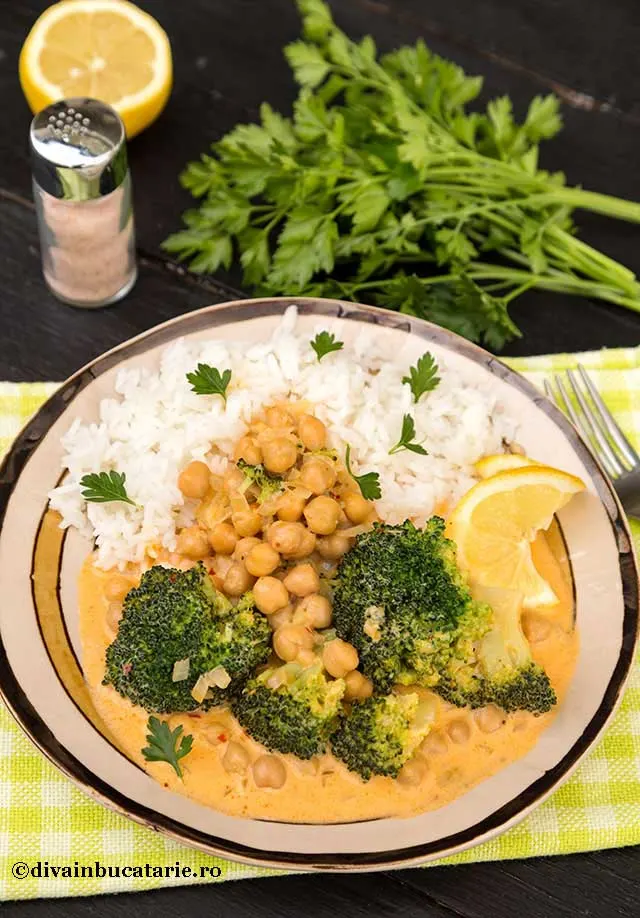 Curry cu naut si broccoli