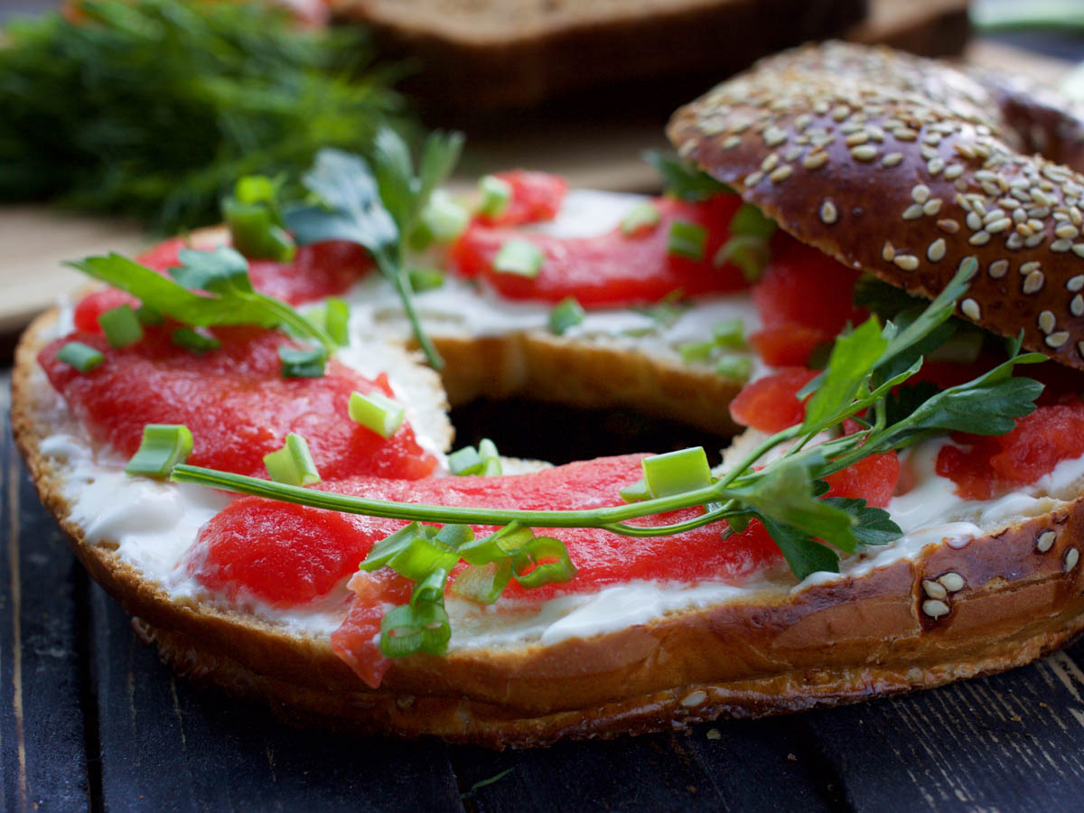 how to make vegan salmon bagel with cream cheese