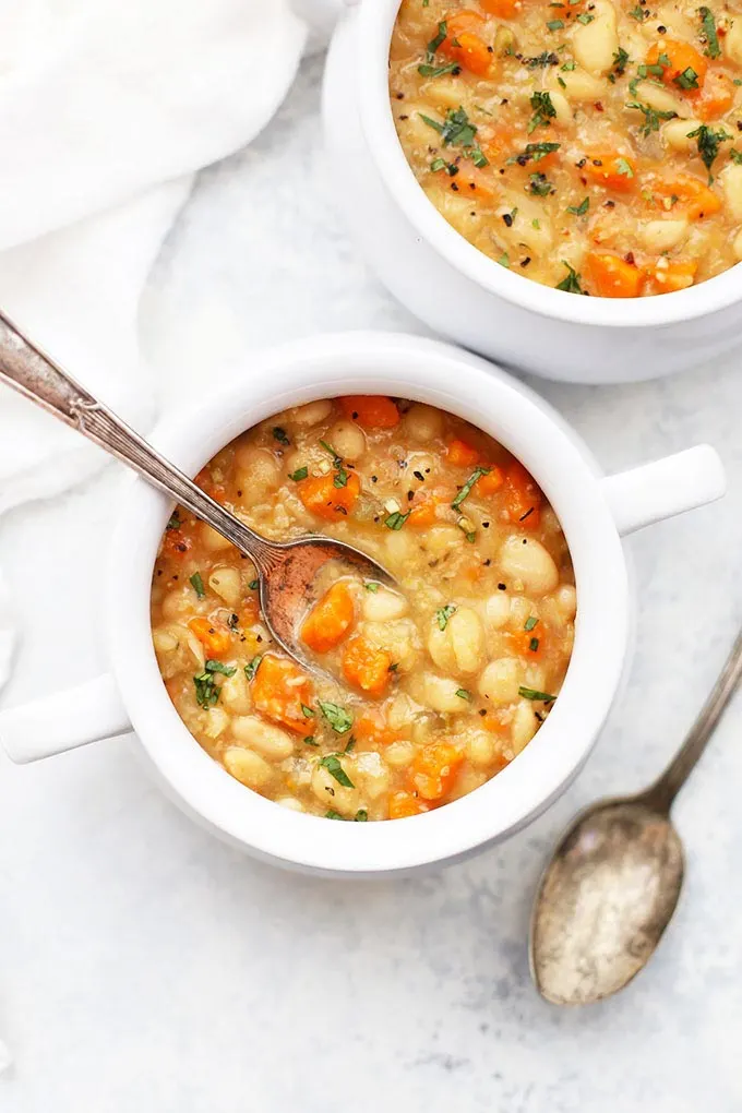 Slow Cooker Vegetable Bean Soup