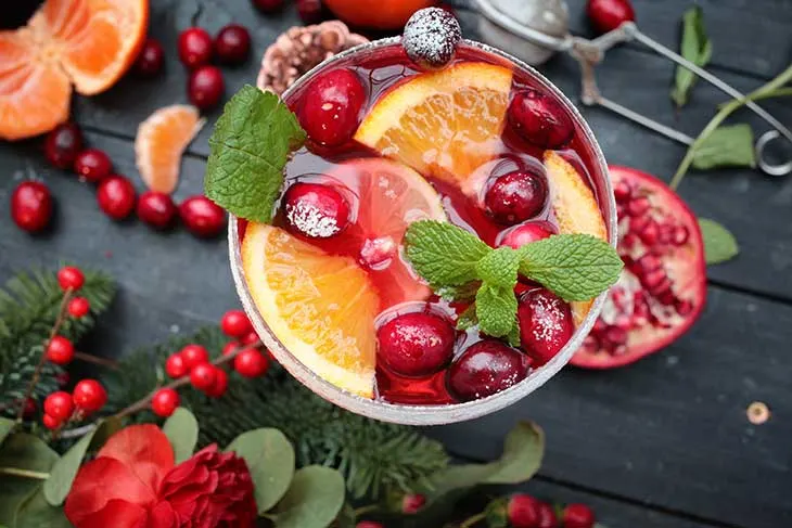 Christmas Punch with Fruits