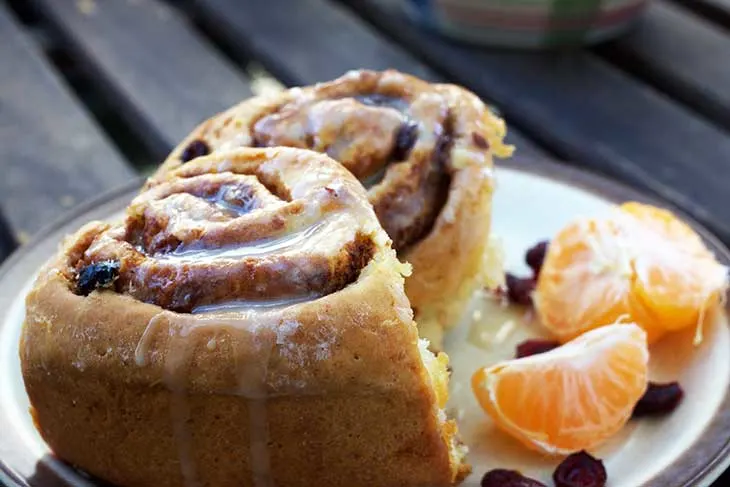 Fluffy Vegan Cinnamon Rolls