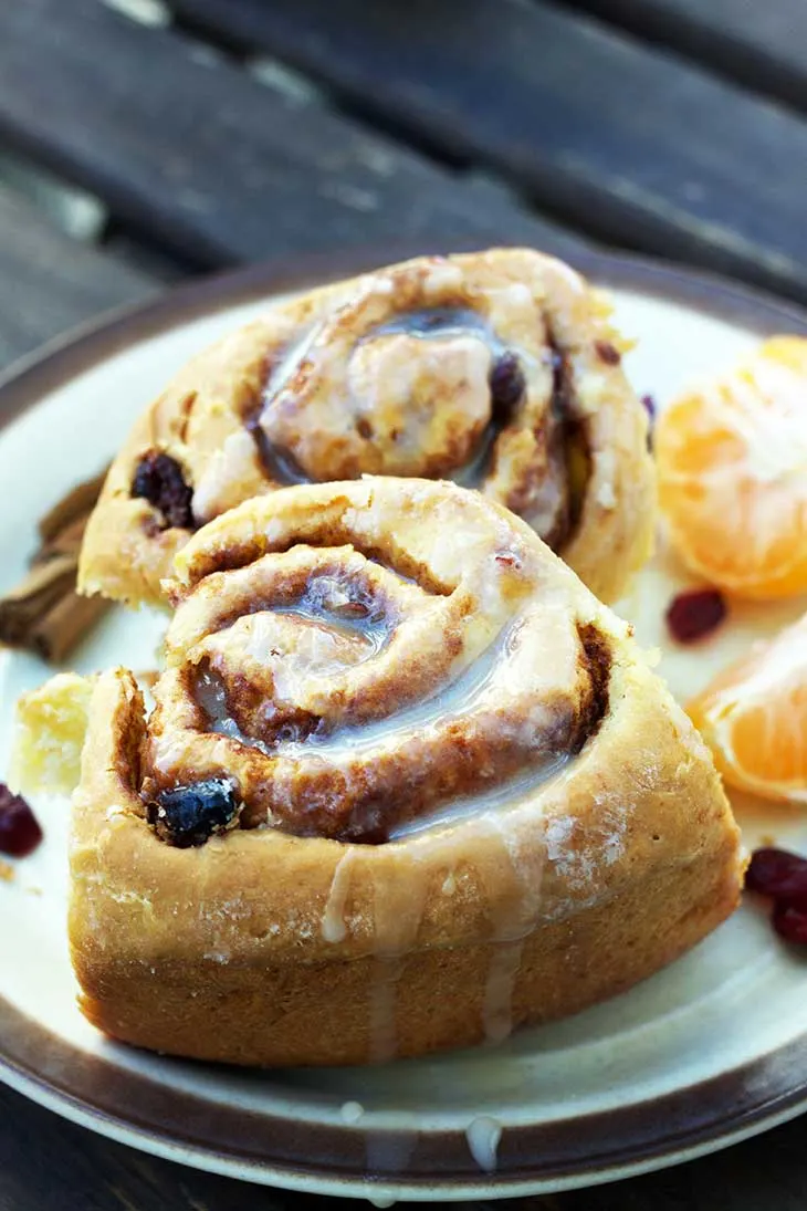 Glazed Vegan Cinnamon Rolls