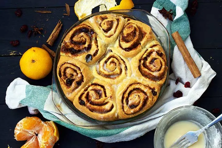 Healthy Vegan Cinnamon Rolls rulouri cu scortisoara