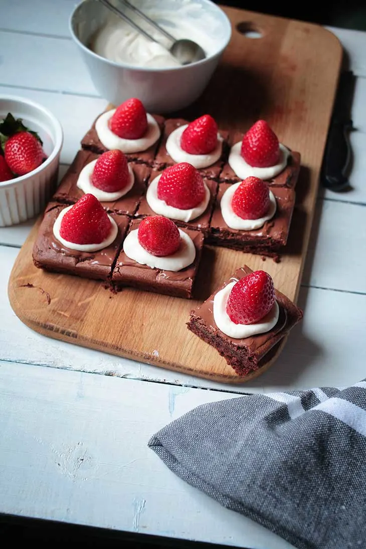 Vegan Christmas Brownies with chocolate and strawberries