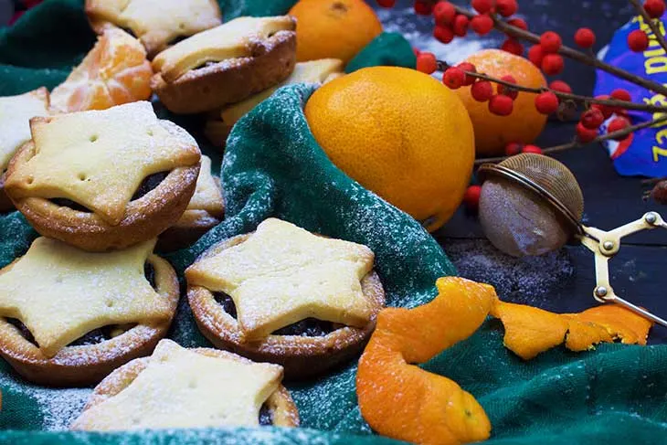 Vegan Mince Pies festive christmas recipe placintele cu fructe uscate mince pies