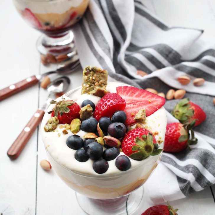 Vegan Trifle cu capsuni