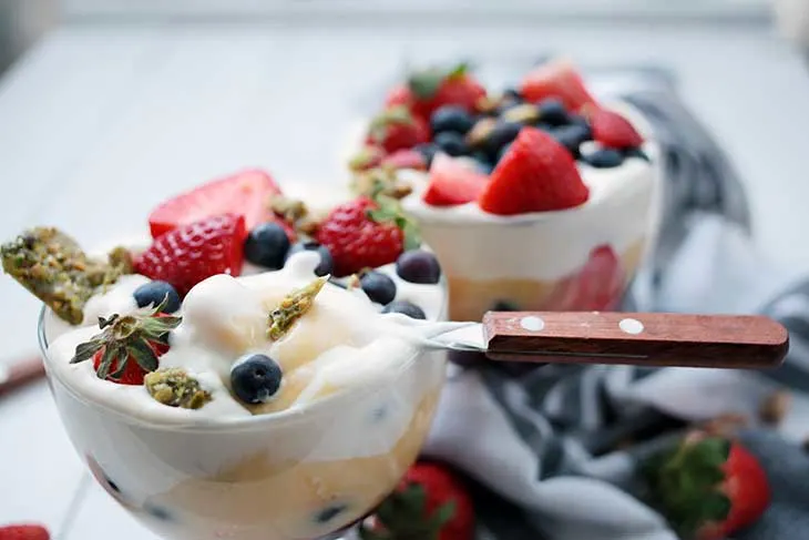 Trifle cu capsuni vegan