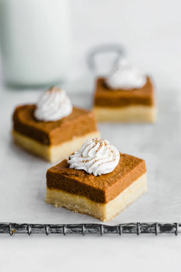 Pumpkin pie bars with almond cookie crust (Vegan & Paleo)
