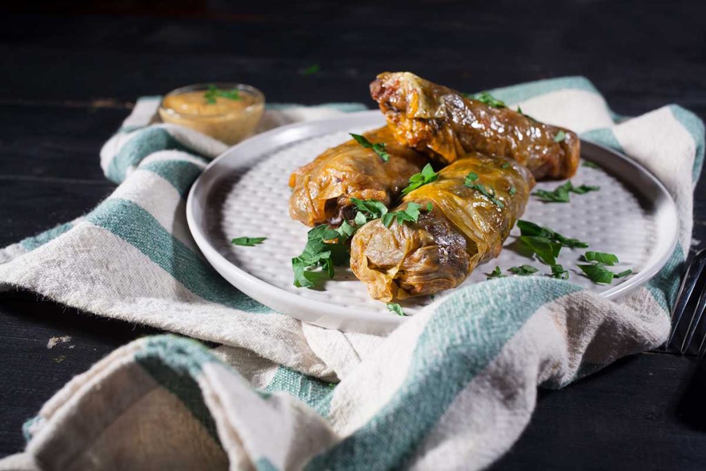 traditional dolmas cabbage rolls with mushrooms sarmale de post in foi de varza cu ciuperci si orez