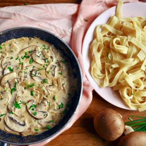 Mushroom Stroganoff Pasta stroganoff de ciuperci cu paste