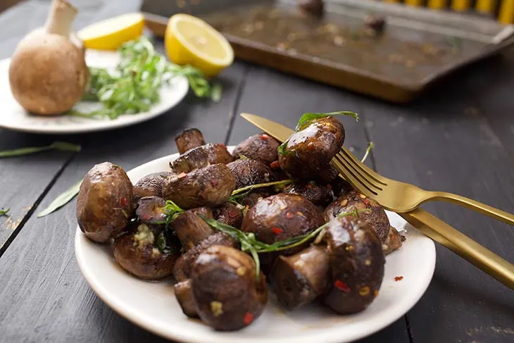 Perfect Roasted Garlic Mushrooms sheet pan ciuperci la cuptor