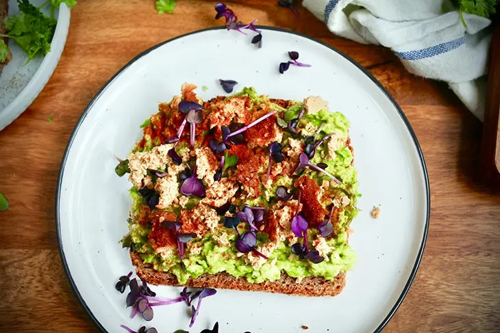 Spicy Smashed Avocado Toasts - Smells Like Home