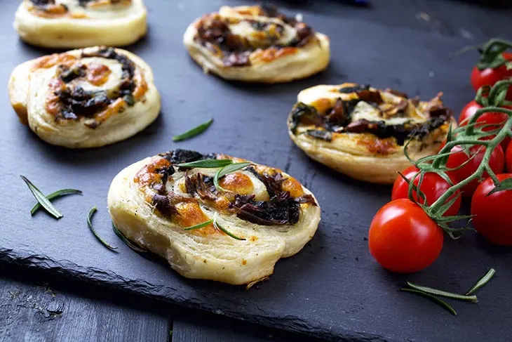 easy Vegan Mushroom Pinwheels