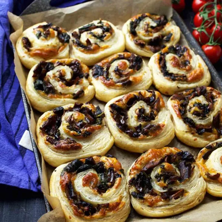 Vegan Mushroom Pinwheels pastry Pateuri cu ciuperci