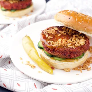 Beetroot Burgers Burger vegetal cu sfecla