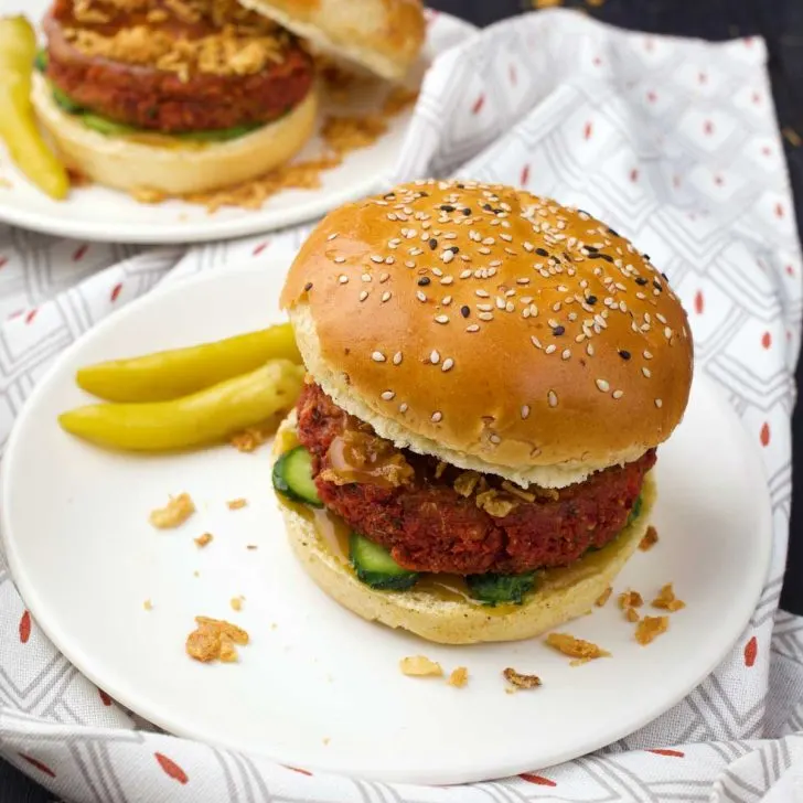 Vegan Beet Burgers Burger vegetal cu sfecla