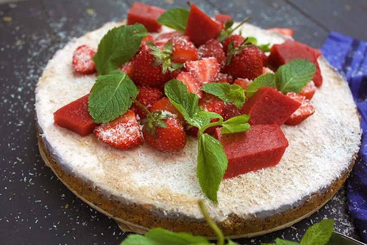 Cheesecake cu capsuni de post vegan