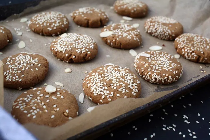 tahini cookies tray