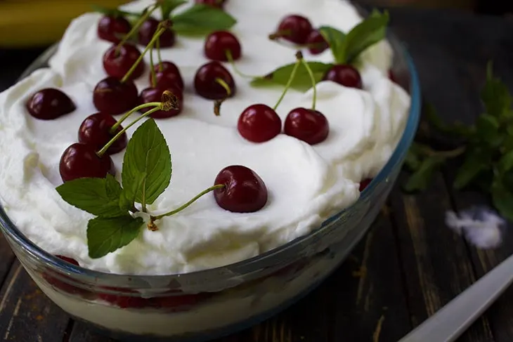 Vegan Banana Split Pie summer dessert