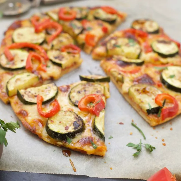 Cauliflower pizza crust low carb keto Blat de pizza din conopida