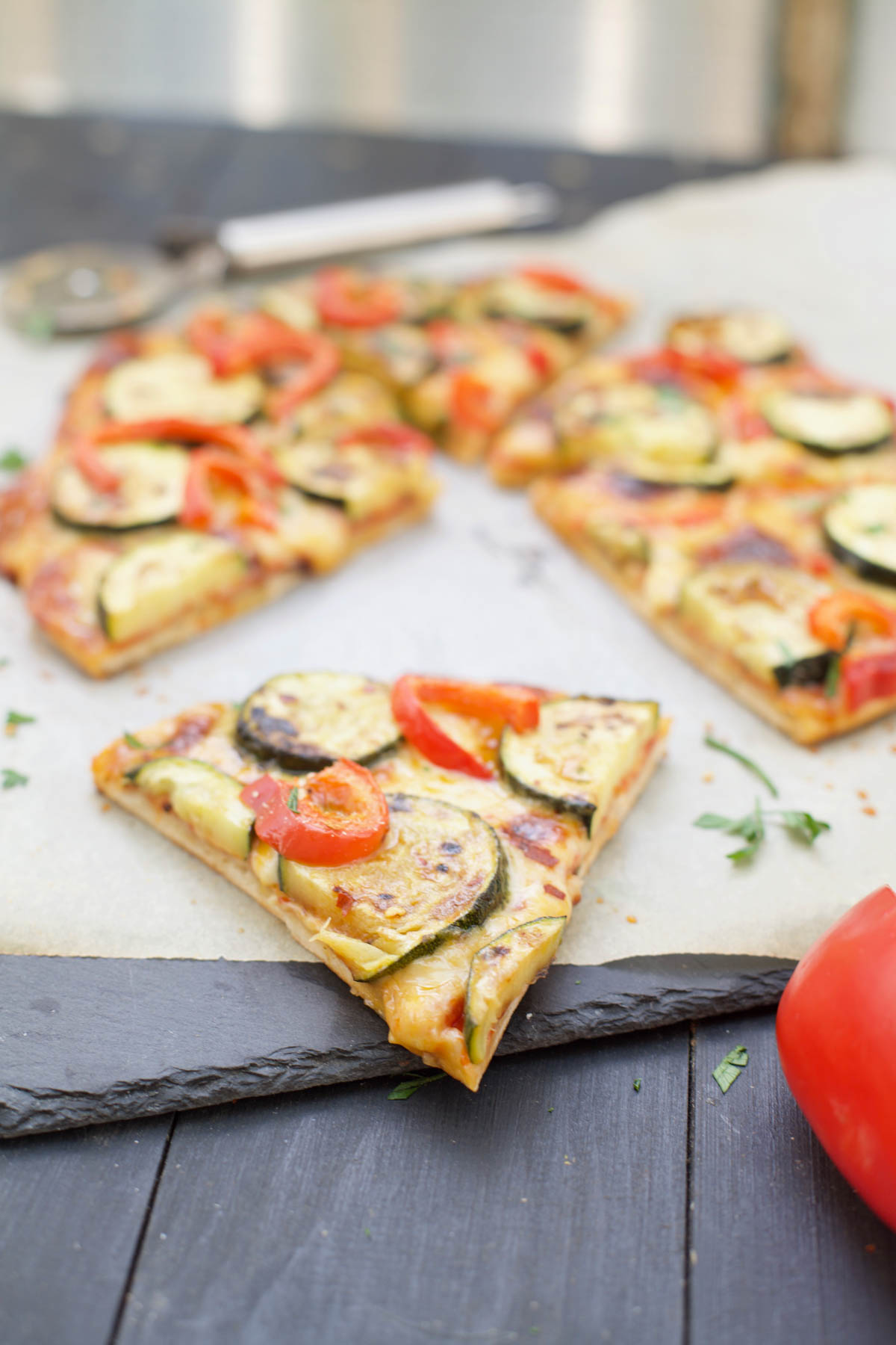 Cauliflower pizza crust vegan low carb keto