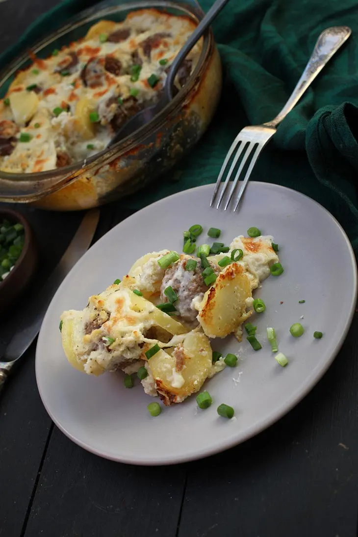 Potato and Meatballs Casserole Vegan Caserola de chiftelute vegetale cu cartofi