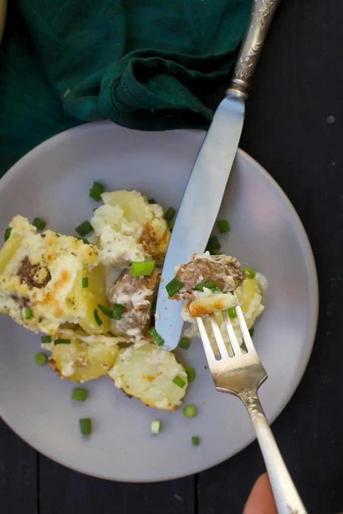 Potato and Meatballs Casserole serving Vegan Caserola de chiftelute vegetale cu cartofi