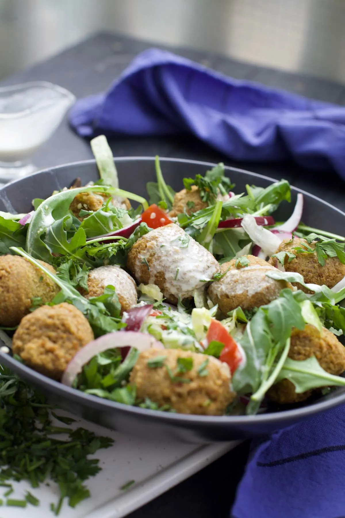 falafel din quinoa cu salata