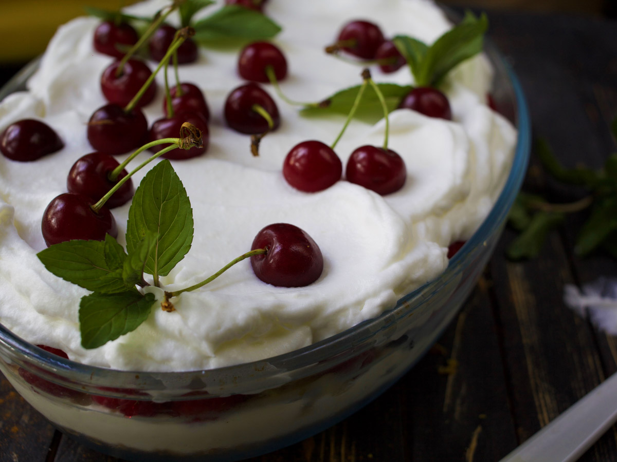 Vegan Banana Split Pie summer dessert