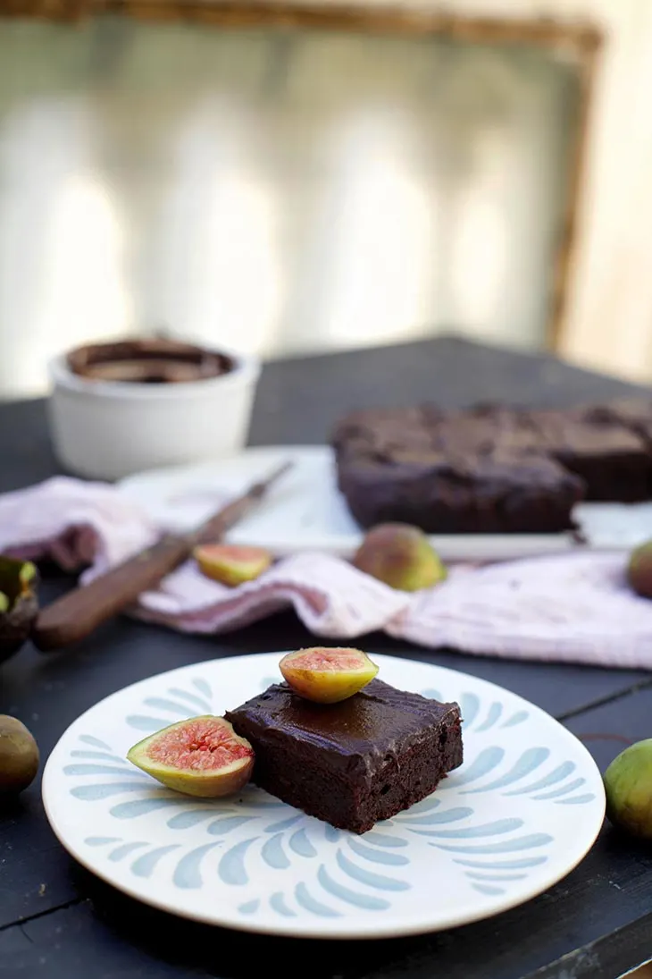 healthy avocado brownies