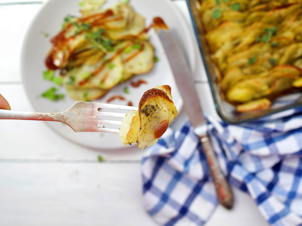 oven-baked Hasselback Casserole