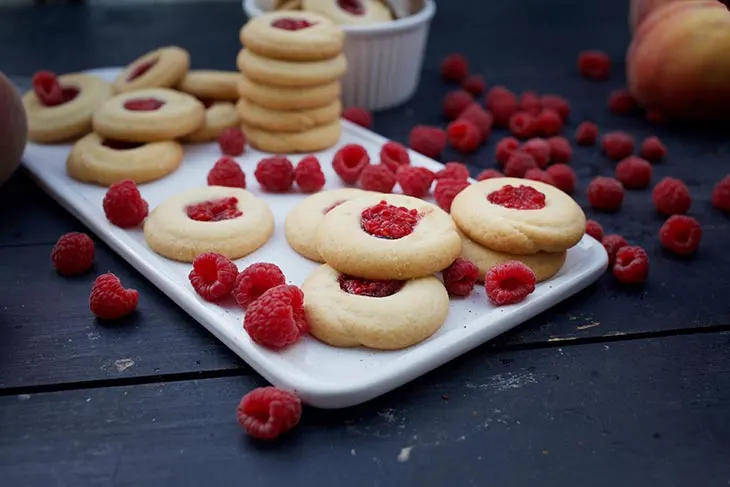 Vegan Thumbprint Cookies and raspberries