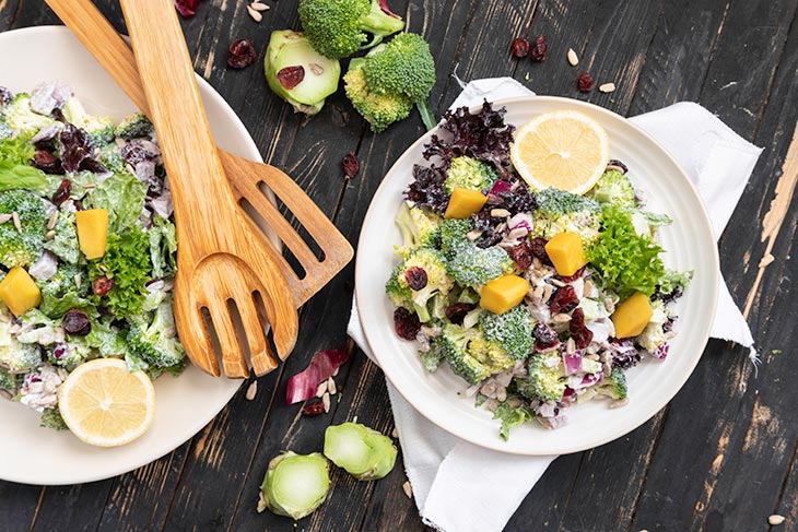 Salata de broccoli | Gourmandelle