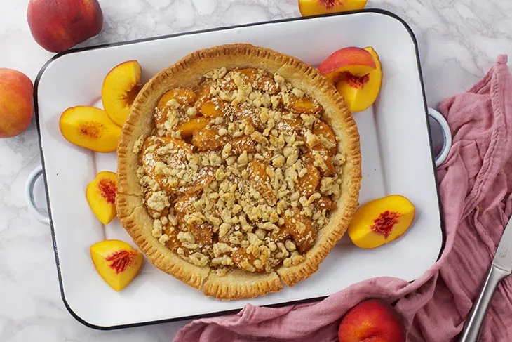 Peach Crumble Pie prajitura cu piersici reteta vegana